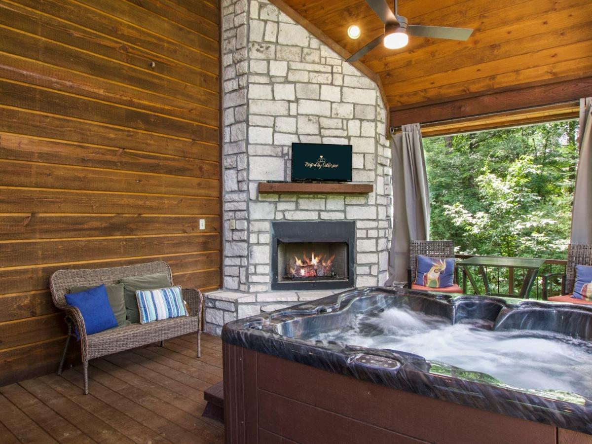 Stunning Luxury Cabin W Hot Tub And Fire Pit Holy Shiplap Is Perfect Romantic Couples Getaway Broken Bow Zewnętrze zdjęcie