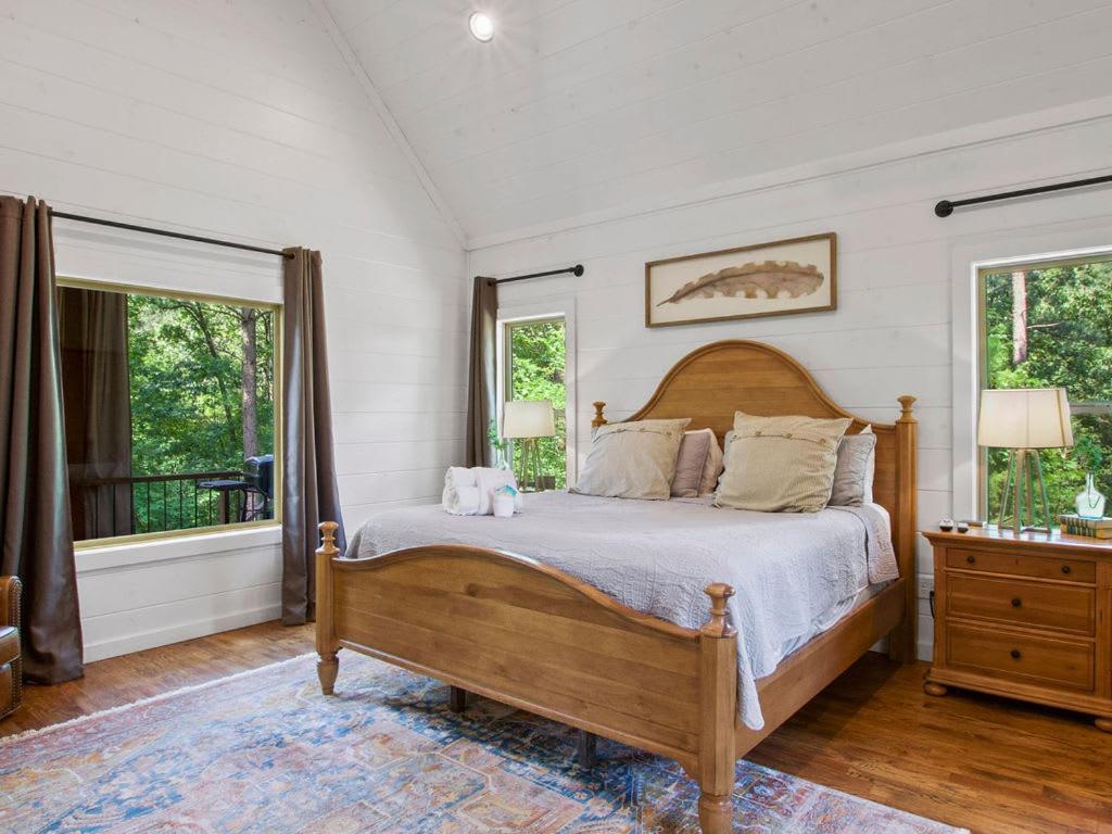 Stunning Luxury Cabin W Hot Tub And Fire Pit Holy Shiplap Is Perfect Romantic Couples Getaway Broken Bow Zewnętrze zdjęcie