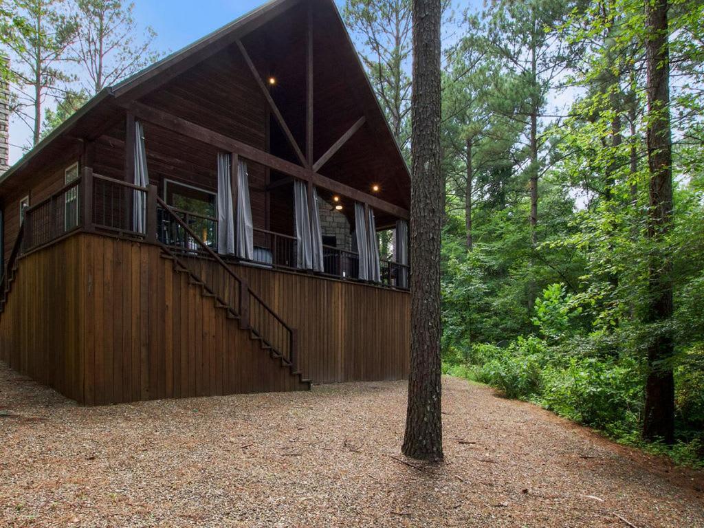 Stunning Luxury Cabin W Hot Tub And Fire Pit Holy Shiplap Is Perfect Romantic Couples Getaway Broken Bow Zewnętrze zdjęcie